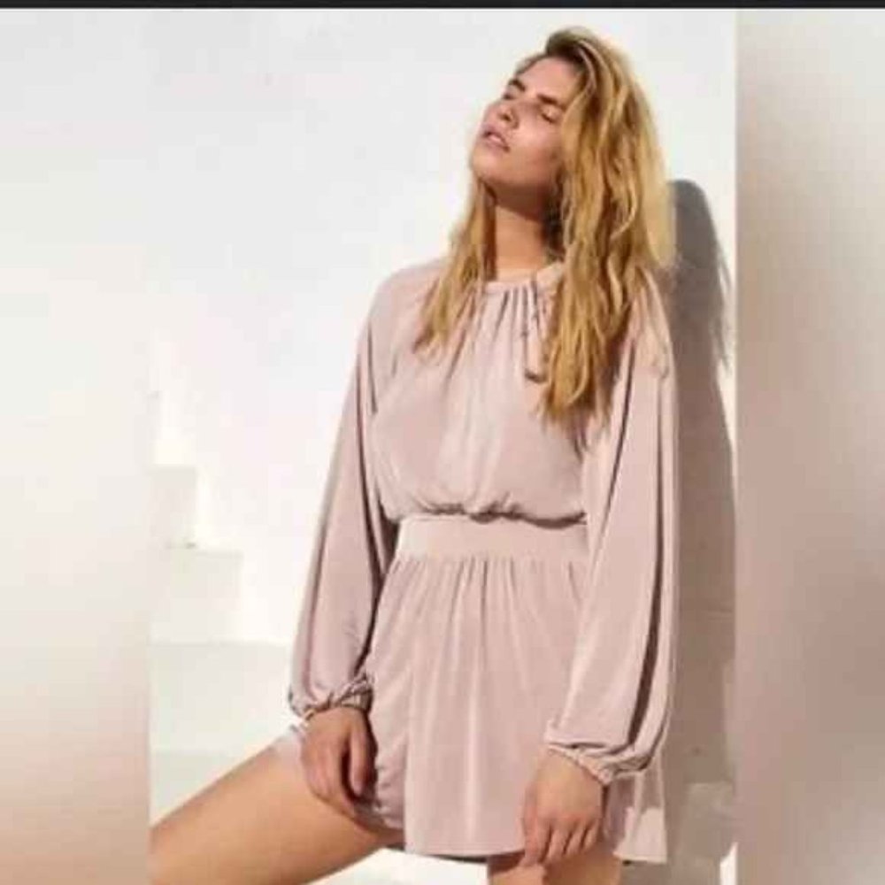 Free People Beach Revolve Long Sleeve Romper Relaxed Fit Size XS NEW - Picture 2 of 9